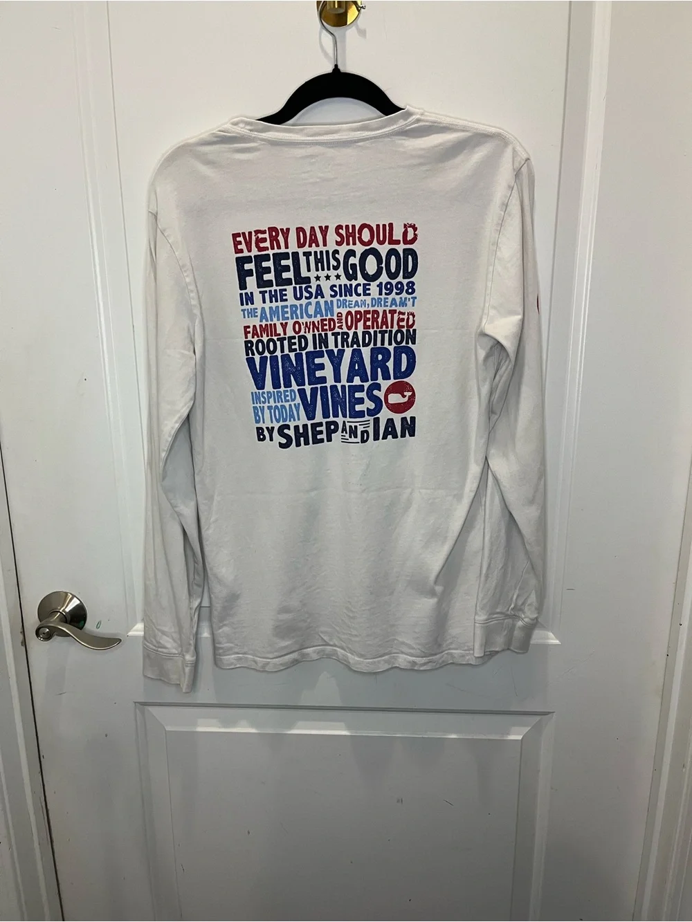 Vineyard Vines White Long-Sleeve Pocket Tee with Blue Logo